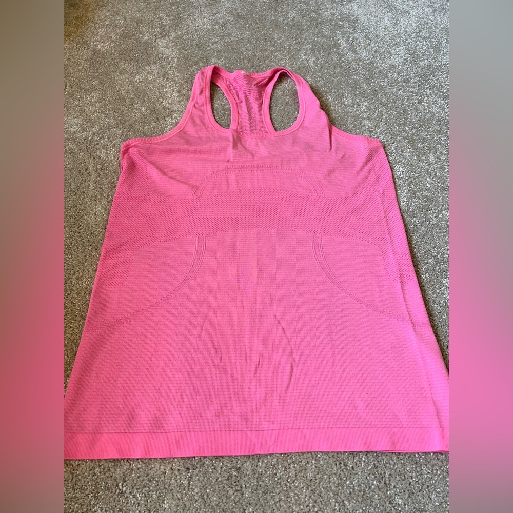 Lululemon pink tank